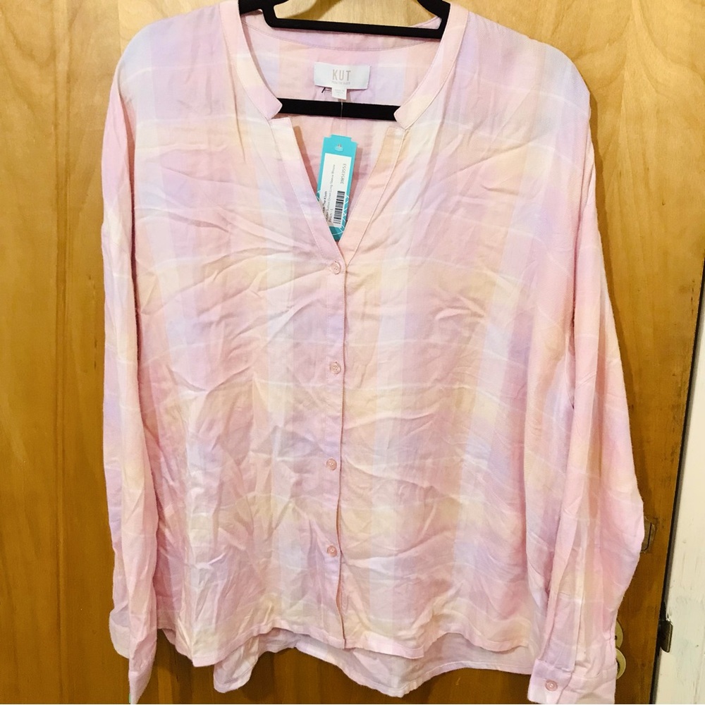 Kut from the Kloth Peach Plaid V neck Button Down Shirt NWT sz L